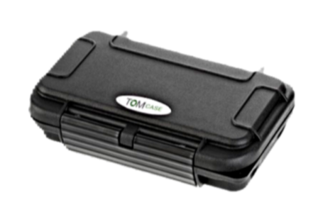 Kompaktes, geschlossenes Transportkoffer-Etui von TOMcase, stoßfest und wasserdicht für sicheren Schutz von Kleinzubehör. Innenmaße: 15x8x4 cm.