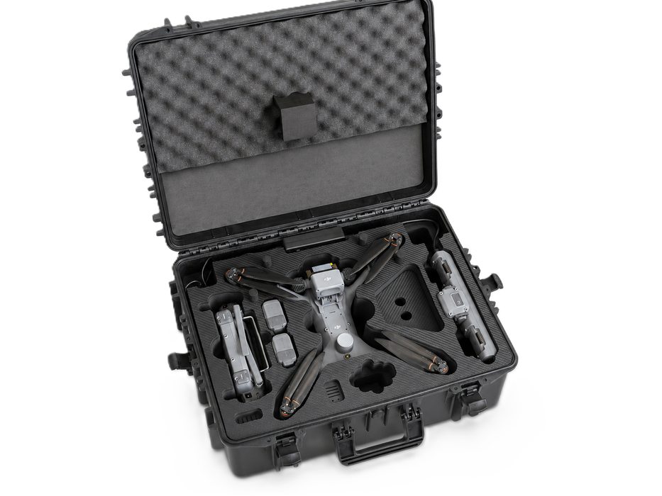TOMcase Hartschalenkoffer für DJI Matrice 4D/4TD geöffnet in seitlicher Schrägansicht, vollständig mit Drohne und Zubehör bestückt.