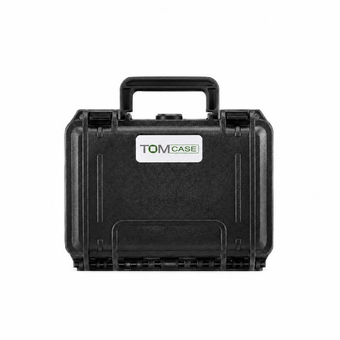 TOMcase XT200 Transportkoffer in Schwarz mit TOMcase-Logo, Frontansicht